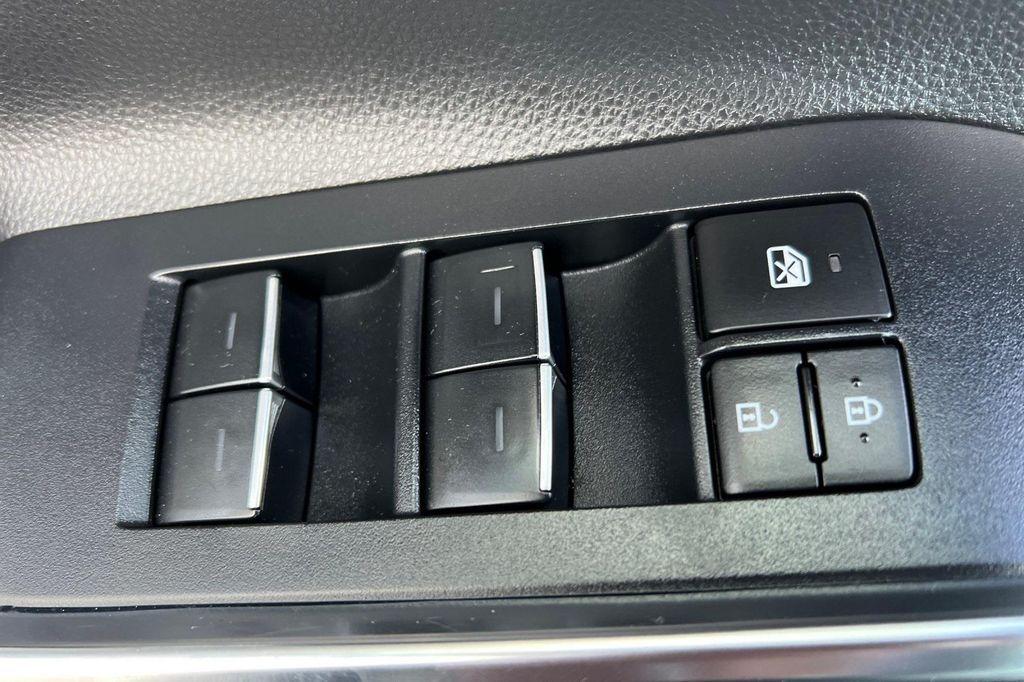 used 2023 Toyota Highlander Hybrid car, priced at $40,963