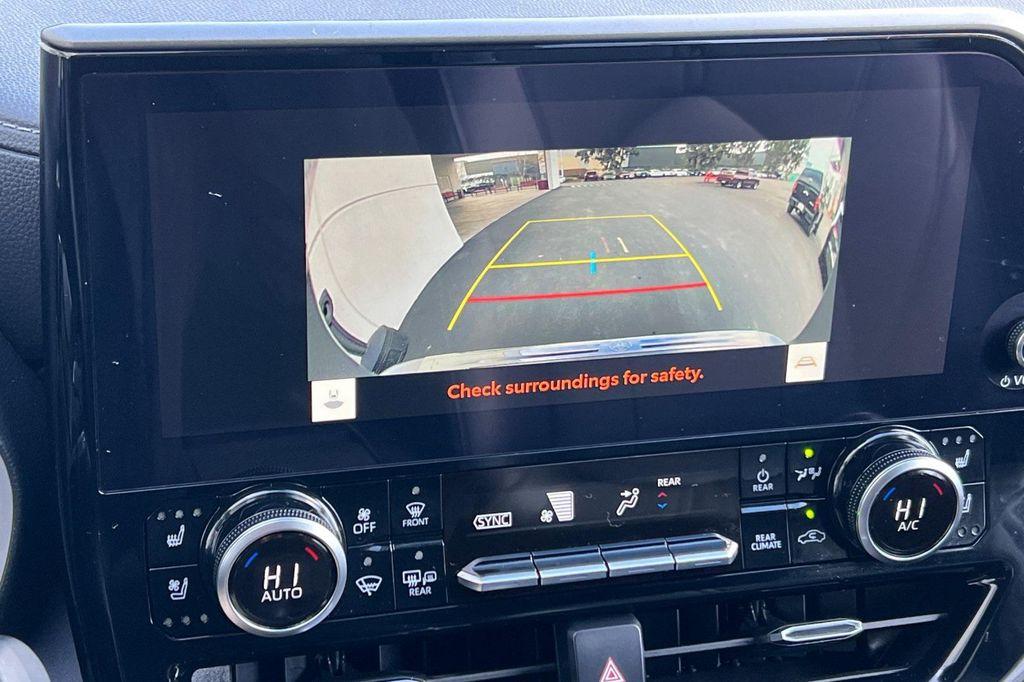 used 2023 Toyota Highlander Hybrid car, priced at $40,963