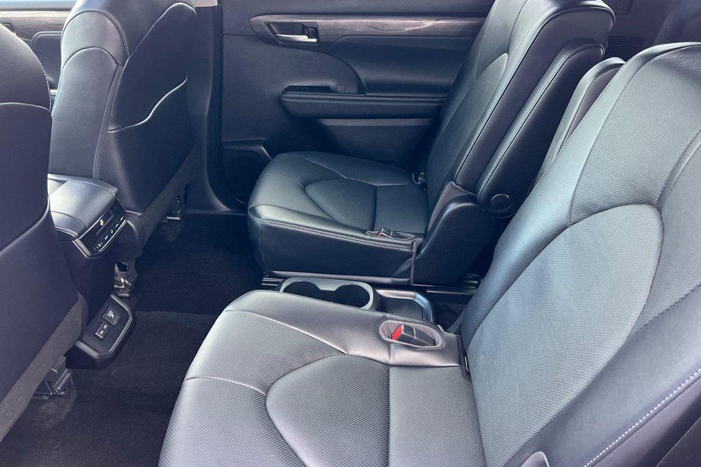used 2023 Toyota Highlander Hybrid car, priced at $40,963