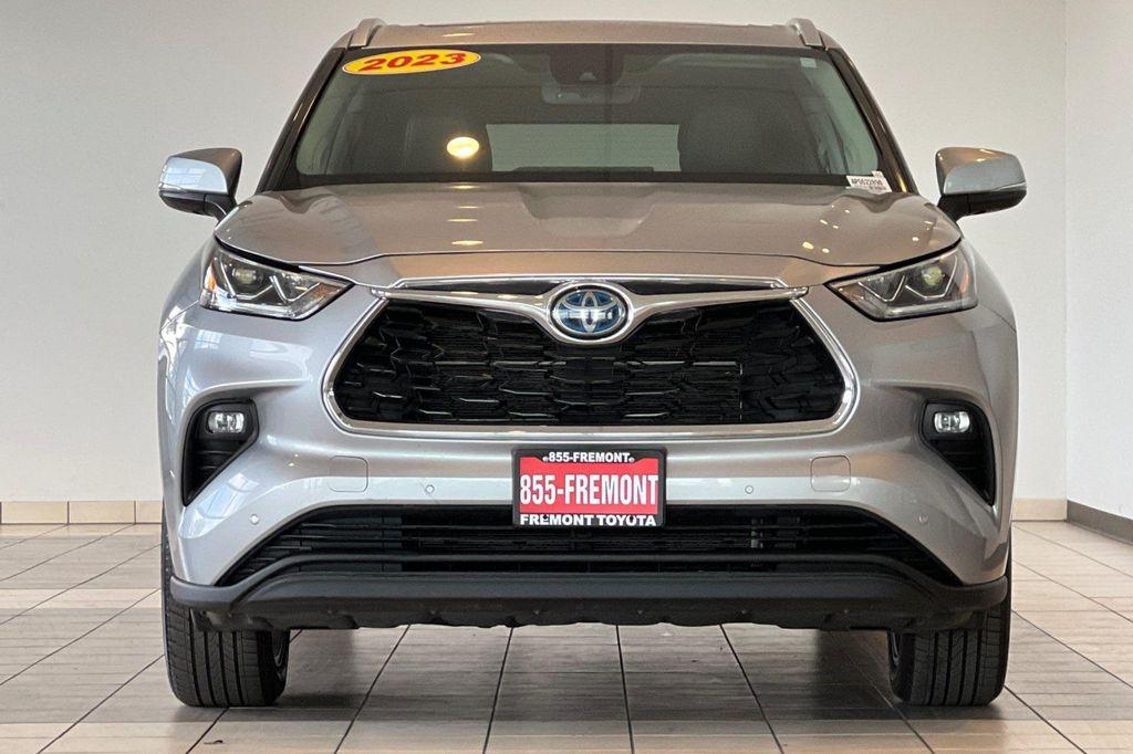 used 2023 Toyota Highlander Hybrid car, priced at $40,963