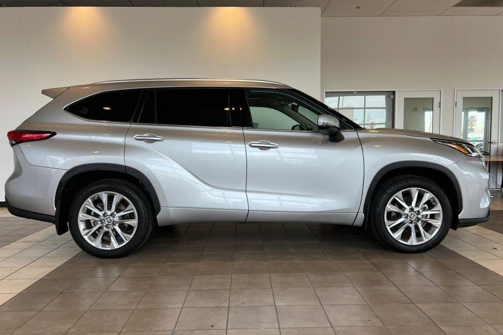 used 2023 Toyota Highlander Hybrid car, priced at $40,963