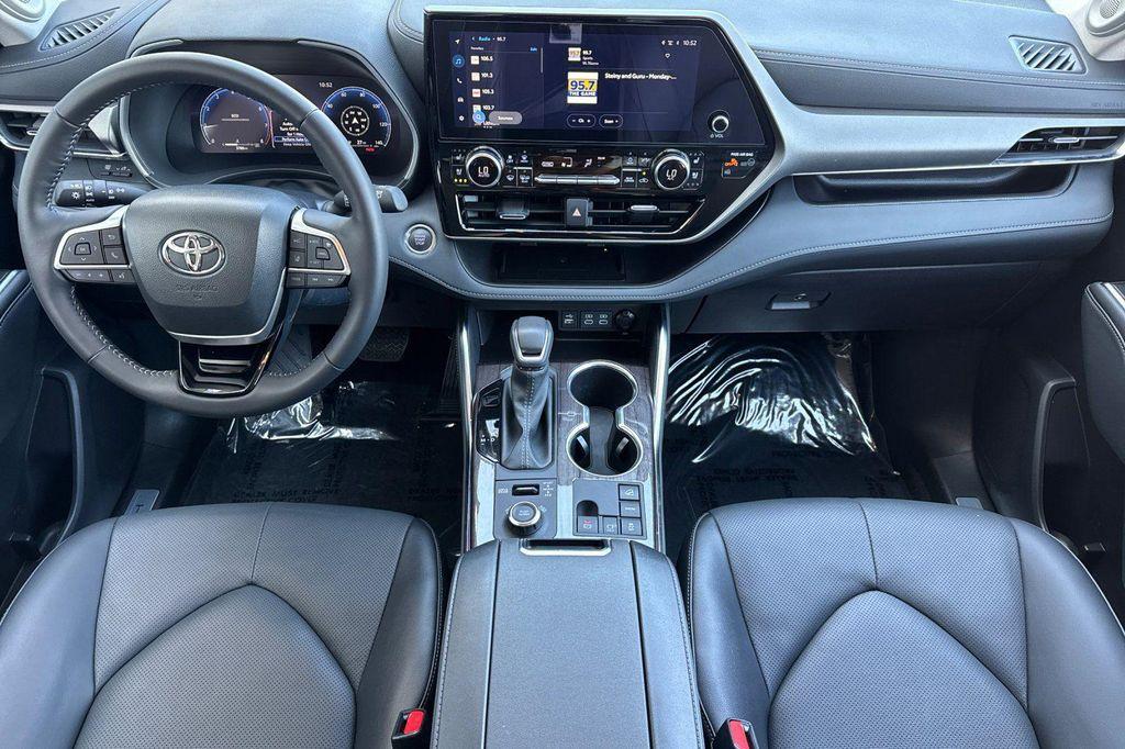 used 2025 Toyota Highlander car, priced at $51,981