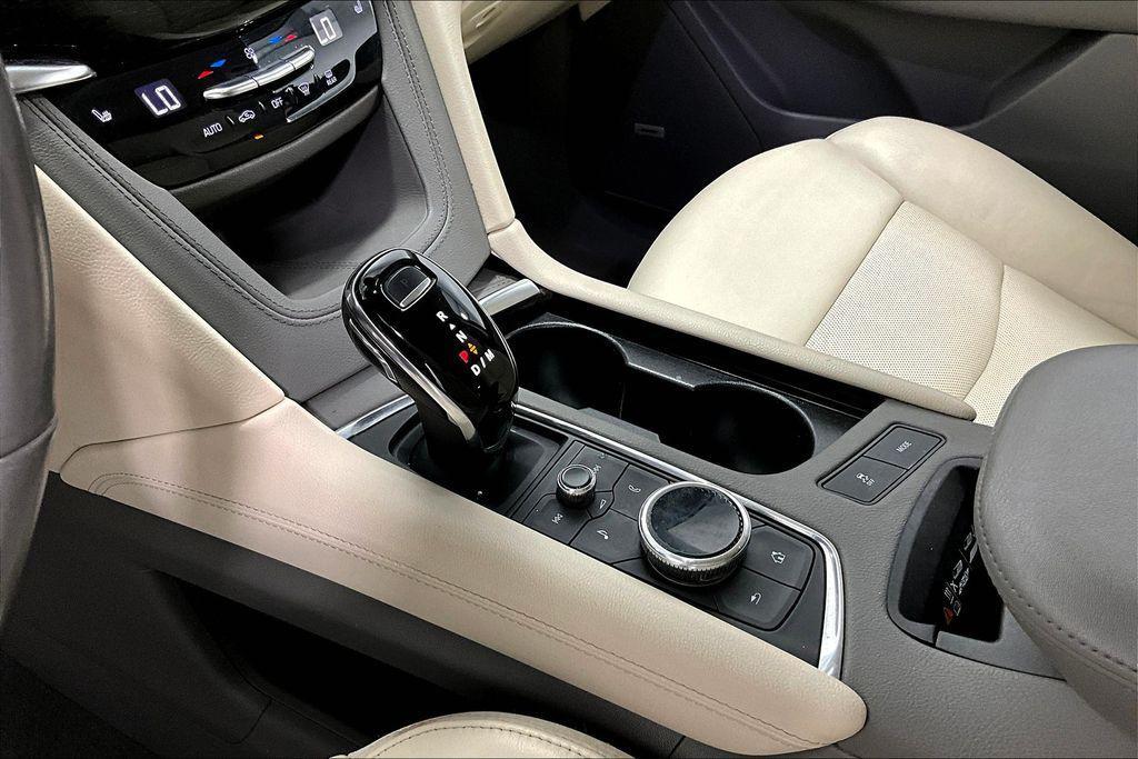 used 2021 Cadillac XT6 car, priced at $26,000