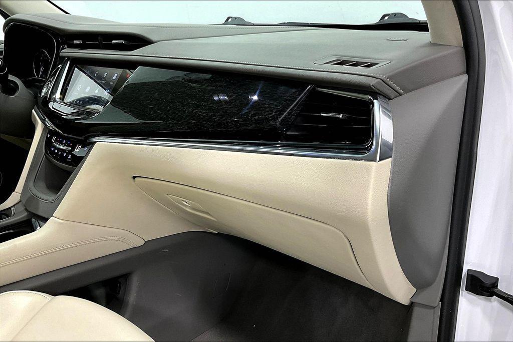 used 2021 Cadillac XT6 car, priced at $26,000