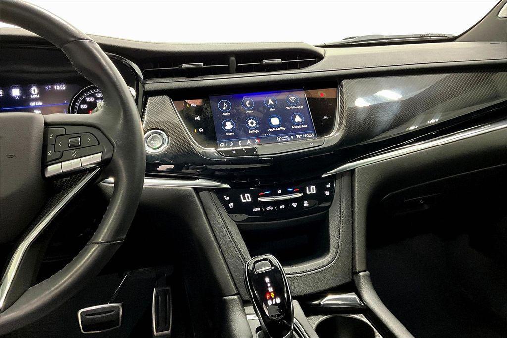 used 2024 Cadillac XT6 car, priced at $43,000