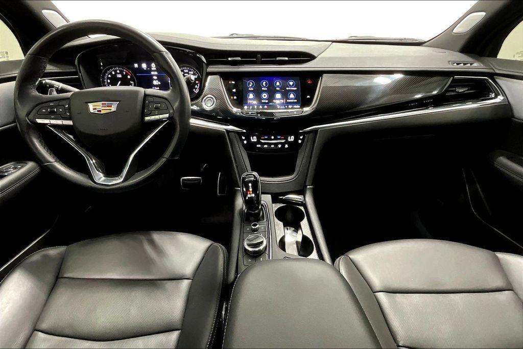 used 2024 Cadillac XT6 car, priced at $43,000