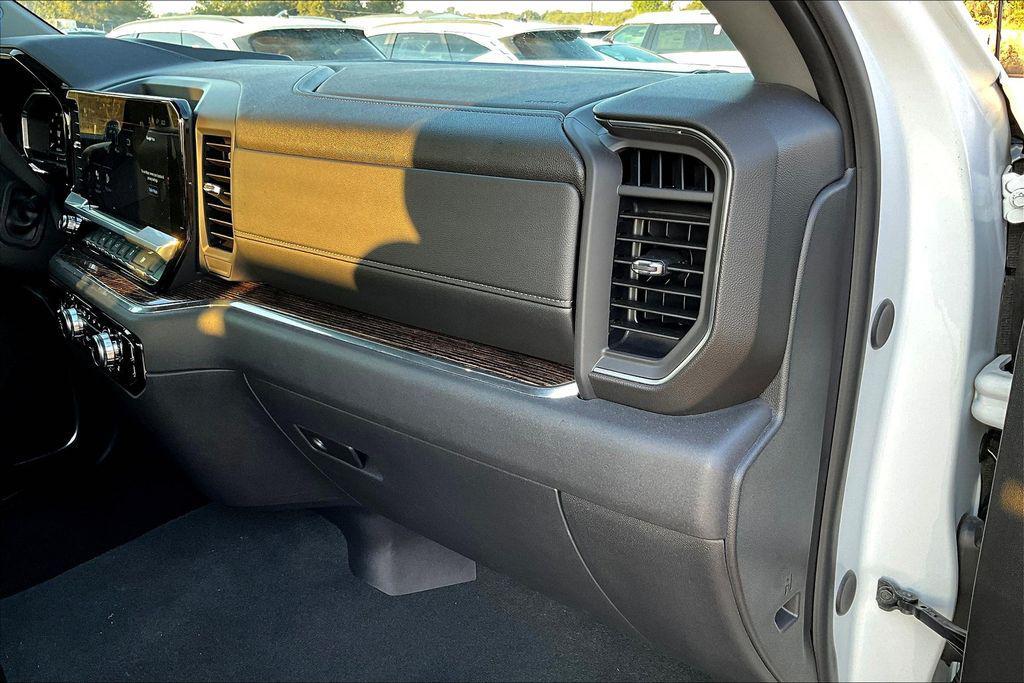 used 2024 GMC Sierra 1500 car, priced at $39,000