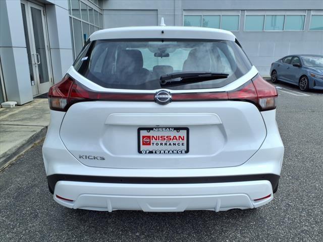 new 2025 Nissan Kicks Play car, priced at $23,179