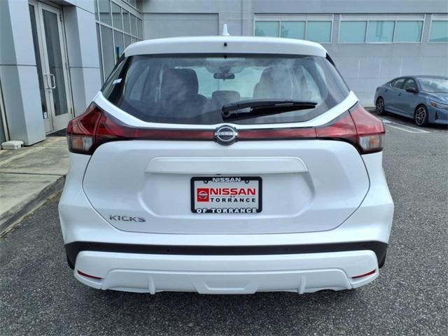new 2025 Nissan Kicks Play car, priced at $23,257