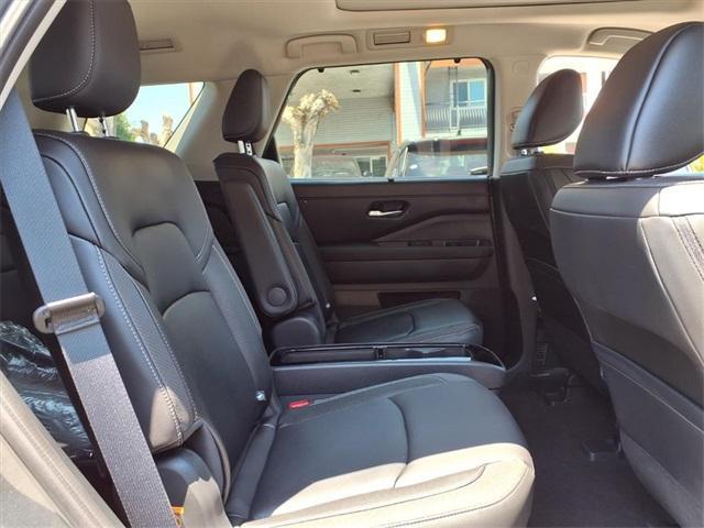 new 2025 Nissan Pathfinder car, priced at $37,000