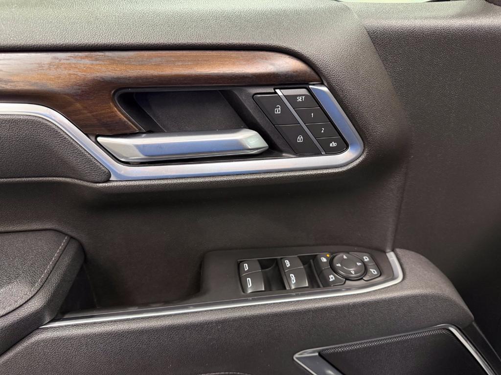 used 2025 GMC Sierra 1500 car, priced at $40,304