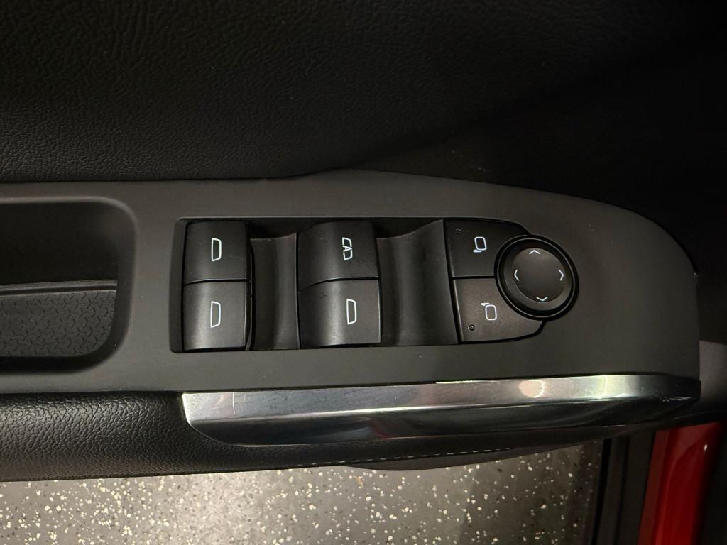 used 2025 Chevrolet Traverse car, priced at $36,000