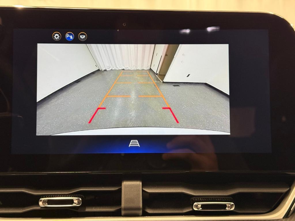 used 2025 Chevrolet Equinox car, priced at $27,000