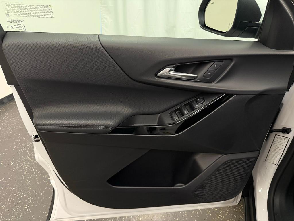 used 2025 Chevrolet Equinox car, priced at $27,000