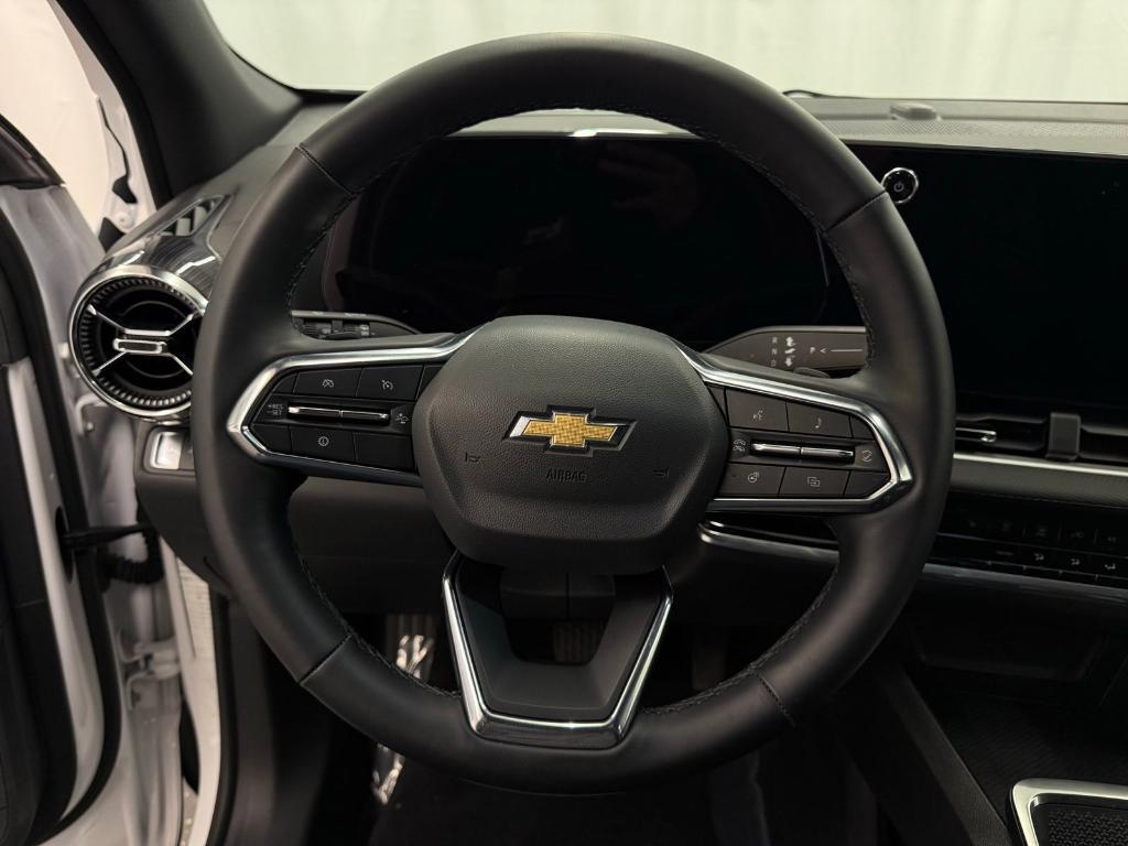 used 2025 Chevrolet Equinox car, priced at $27,000