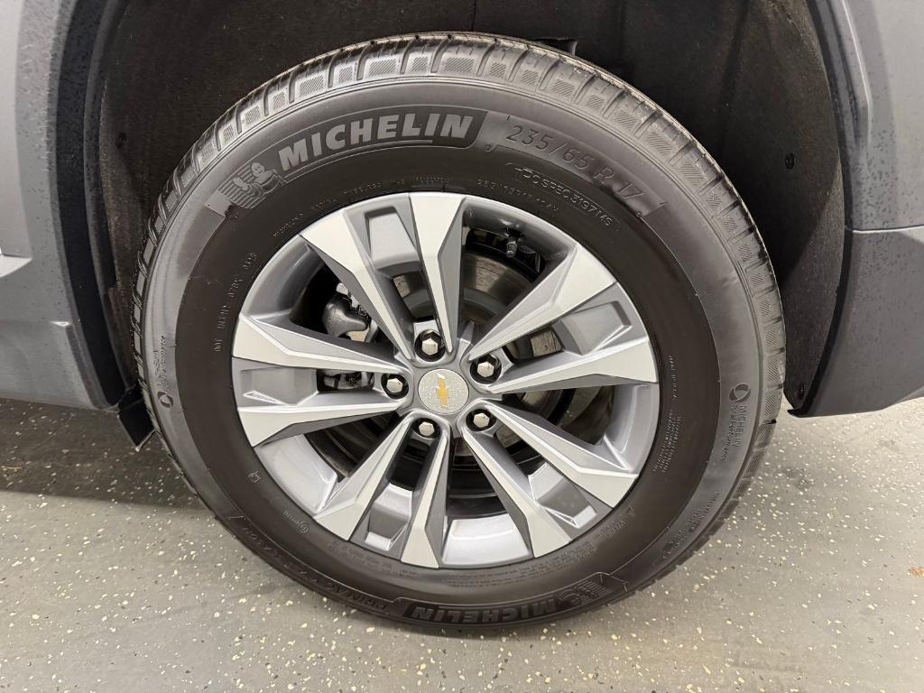 used 2025 Chevrolet Equinox car, priced at $27,000