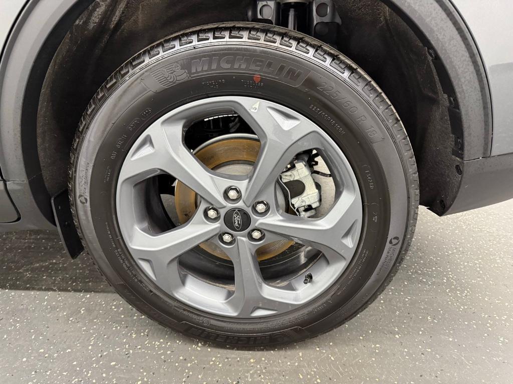 used 2025 Ford Escape car, priced at $25,500