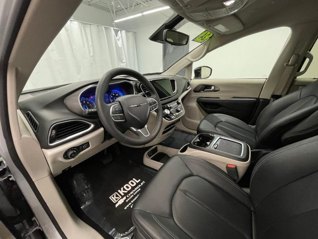 used 2024 Chrysler Pacifica car, priced at $28,500