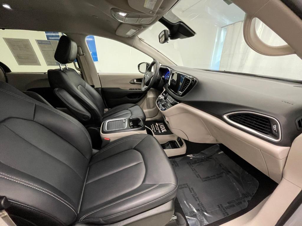 used 2024 Chrysler Pacifica car, priced at $28,500