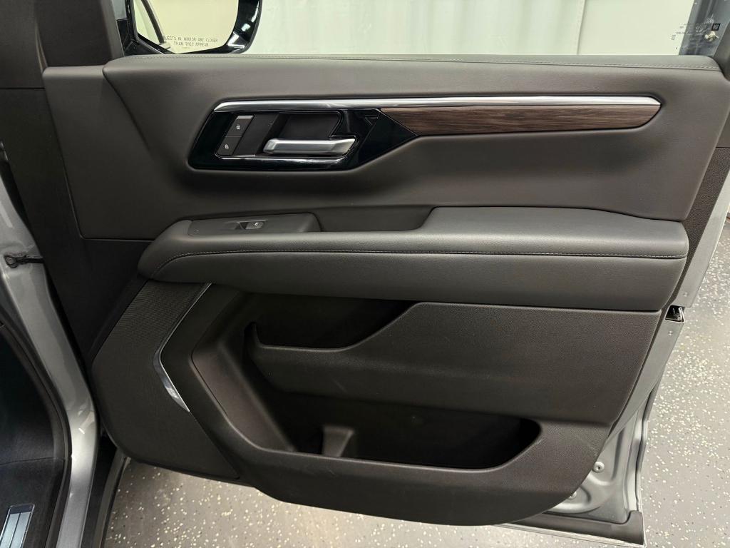 used 2025 Chevrolet Suburban car, priced at $65,000