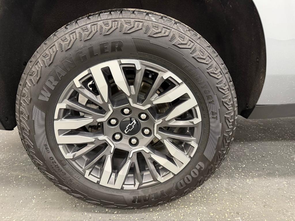 used 2025 Chevrolet Suburban car, priced at $65,000