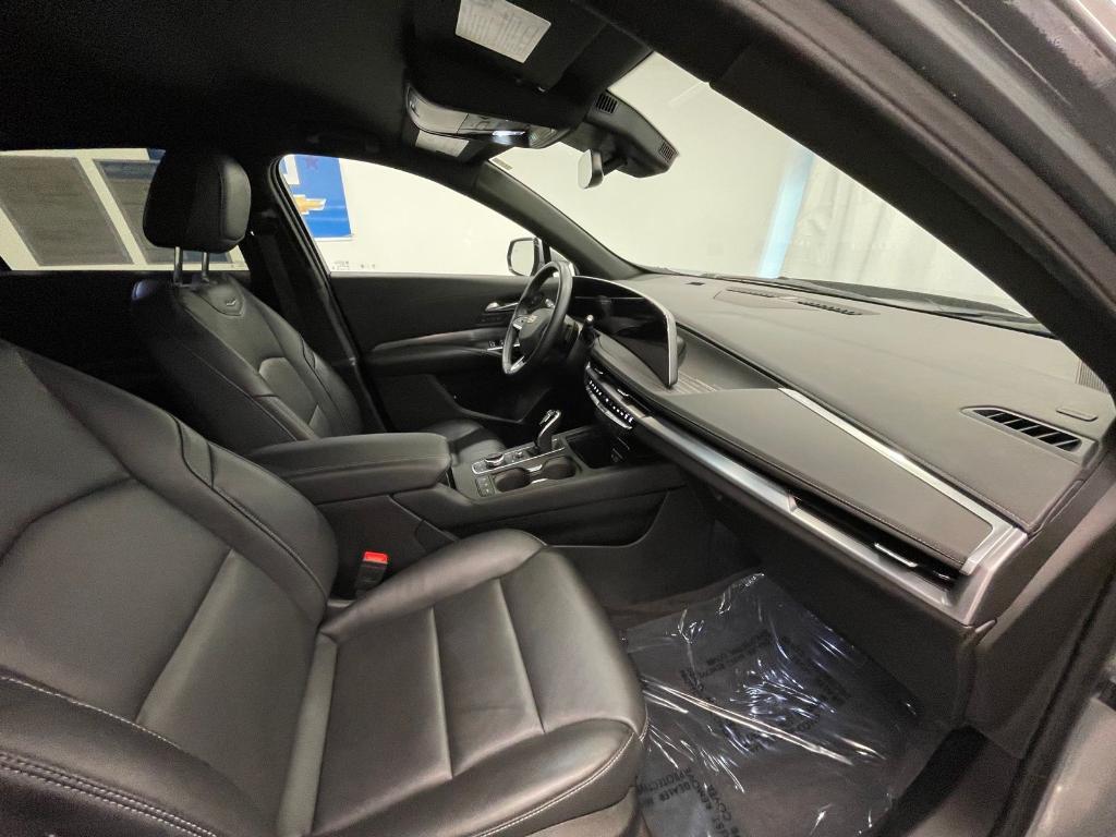 used 2025 Cadillac XT4 car, priced at $35,500