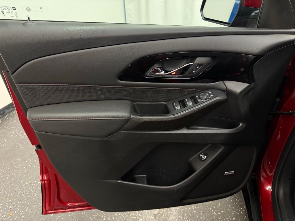 used 2023 Chevrolet Traverse car, priced at $36,000