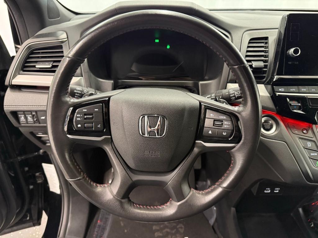 used 2025 Honda Odyssey car, priced at $40,000