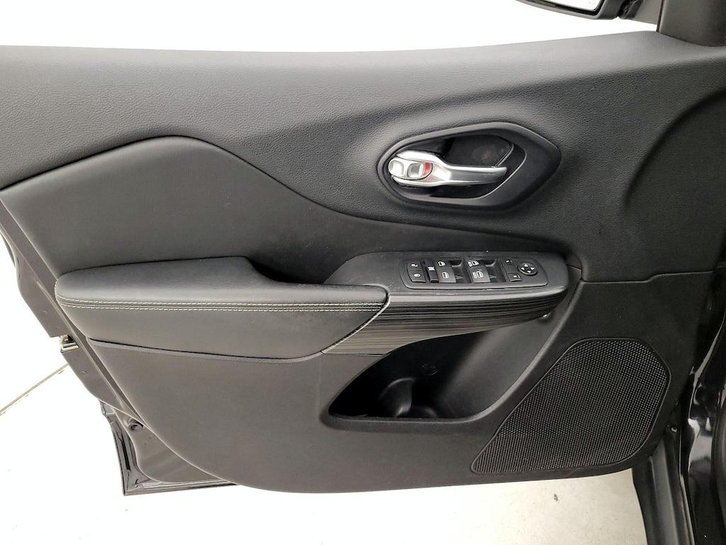 used 2015 Jeep Cherokee car, priced at $13,998