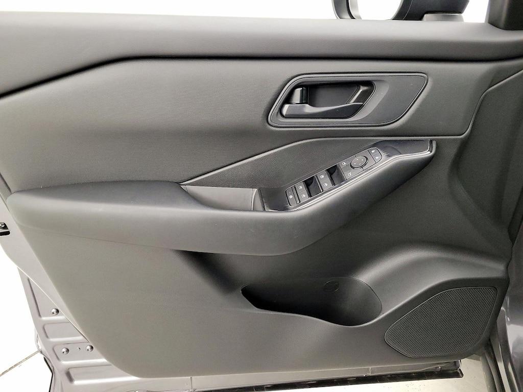 used 2025 Nissan Rogue car, priced at $25,998