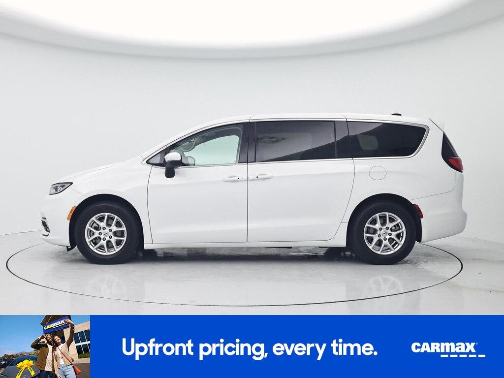 used 2023 Chrysler Pacifica car, priced at $25,998