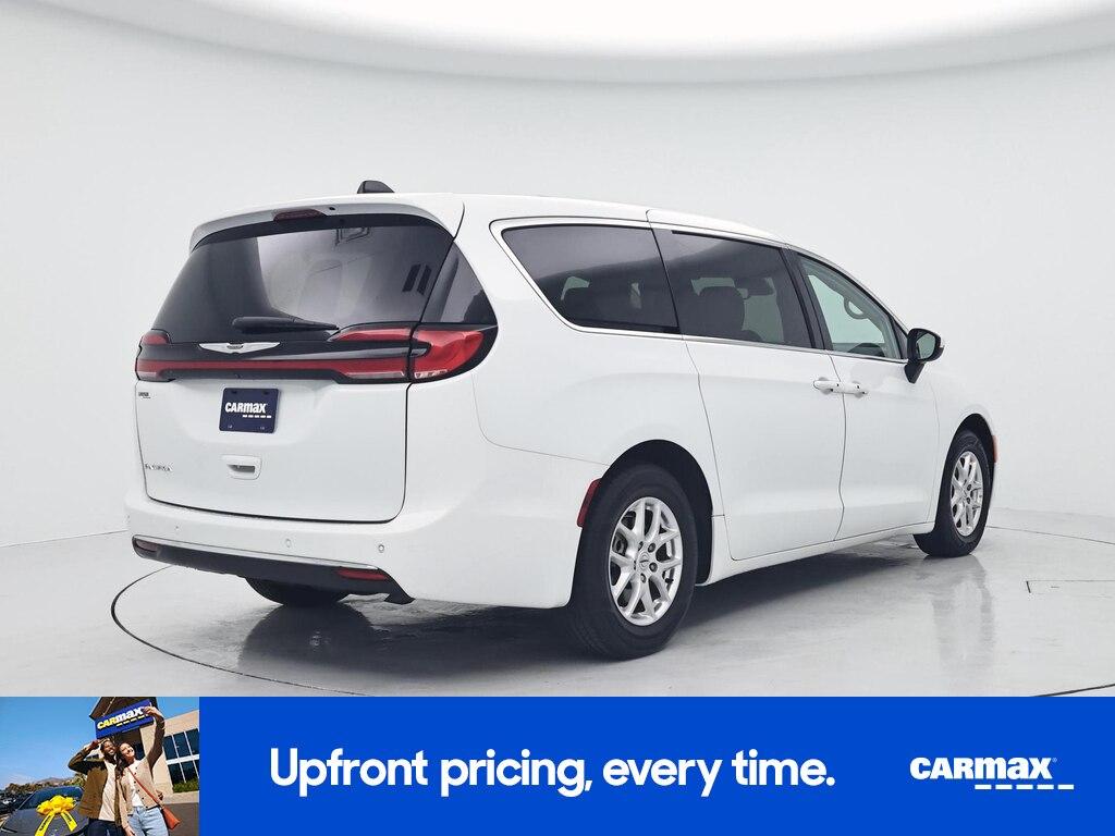 used 2023 Chrysler Pacifica car, priced at $25,998