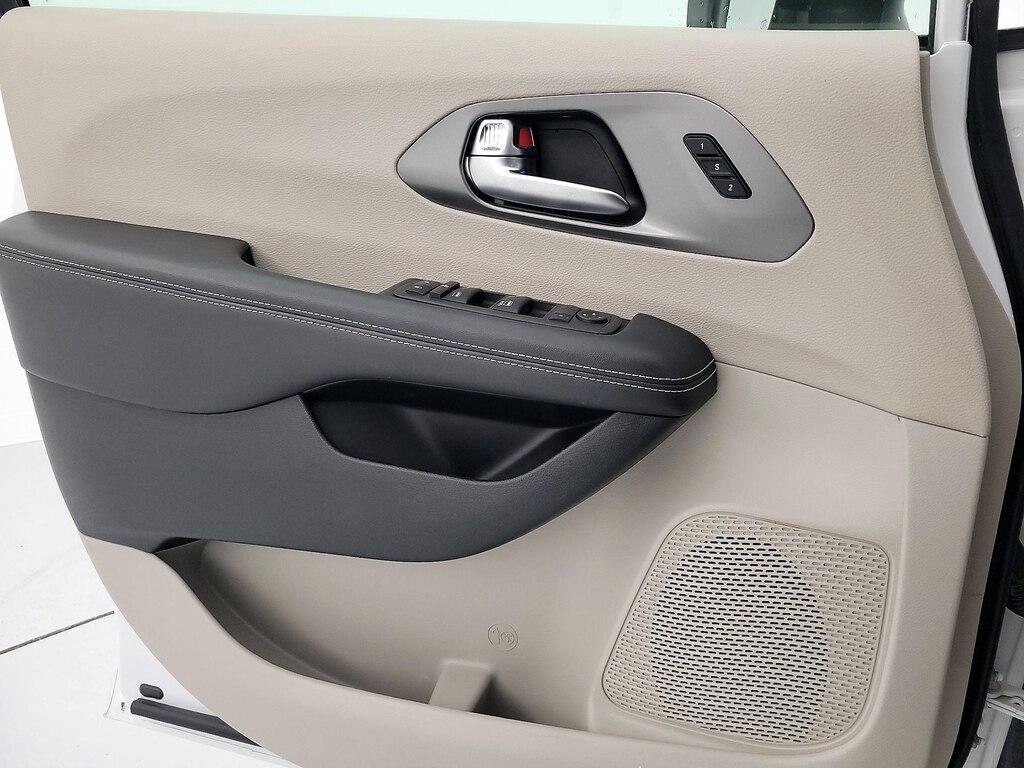 used 2023 Chrysler Pacifica car, priced at $25,998