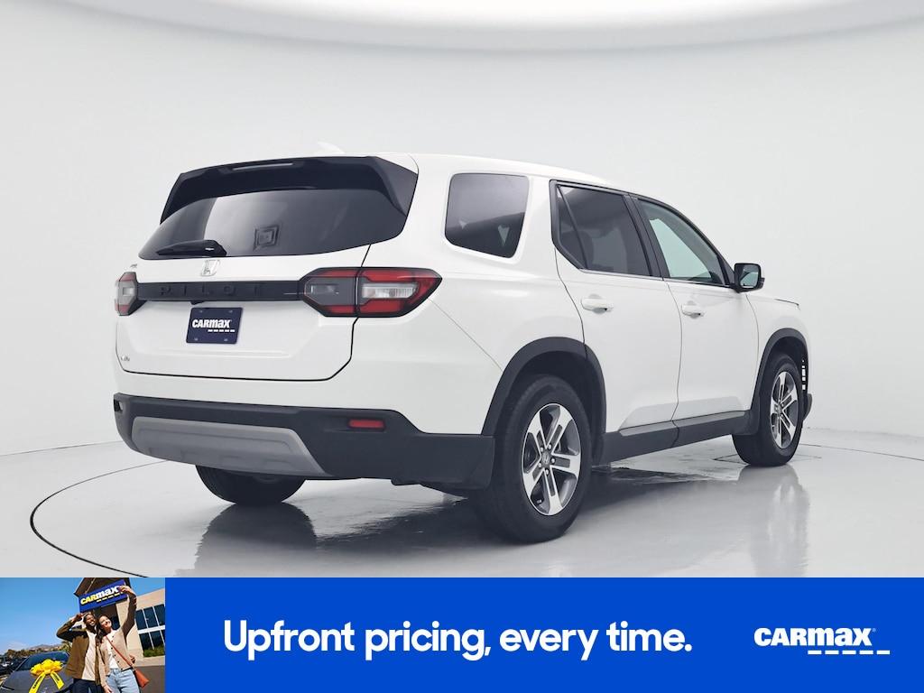used 2025 Honda Pilot car, priced at $42,998