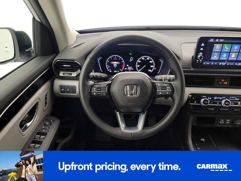 used 2025 Honda Pilot car, priced at $42,998