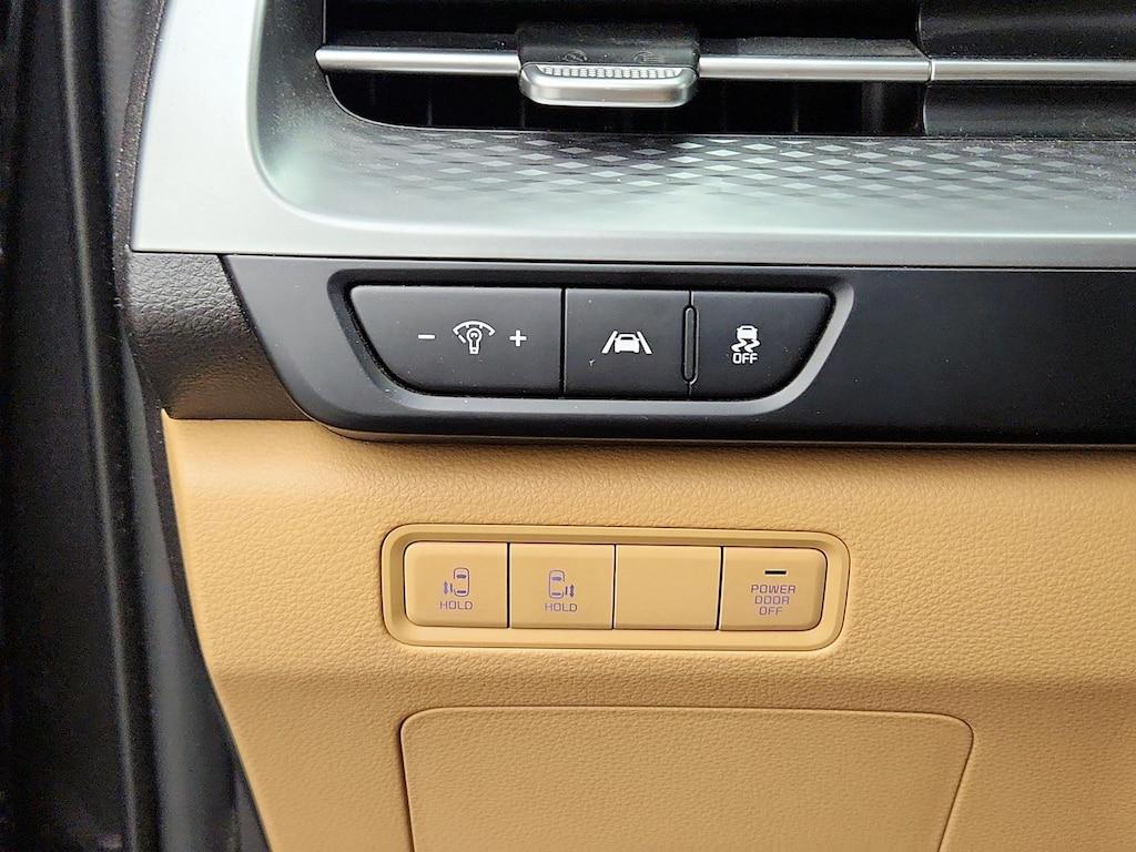 used 2024 Kia Carnival car, priced at $32,998