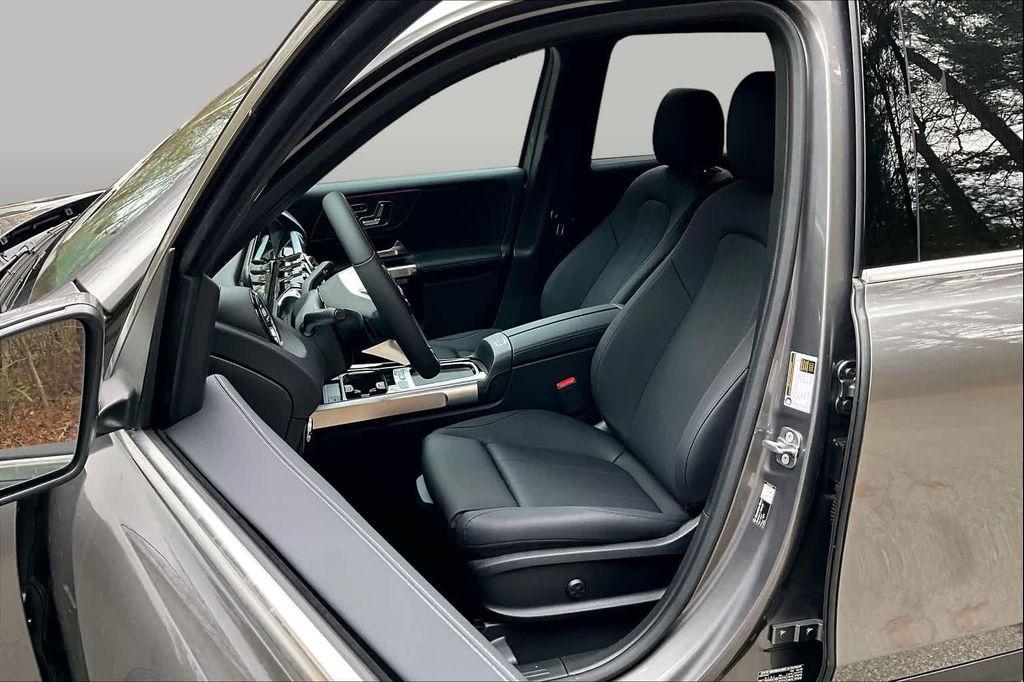 new 2026 Mercedes-Benz GLB 250 car, priced at $53,960