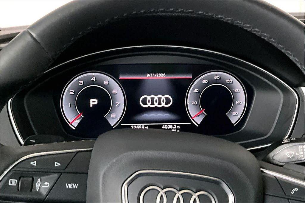 Audi Q5 view 26