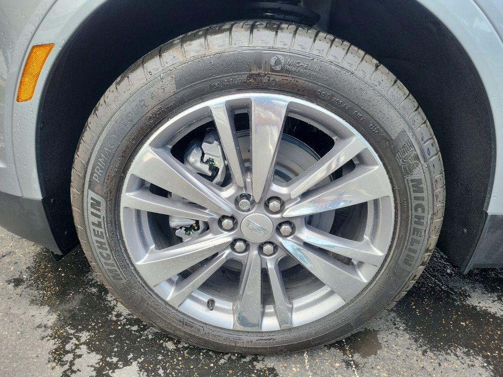 new 2025 Cadillac XT5 car, priced at $50,455