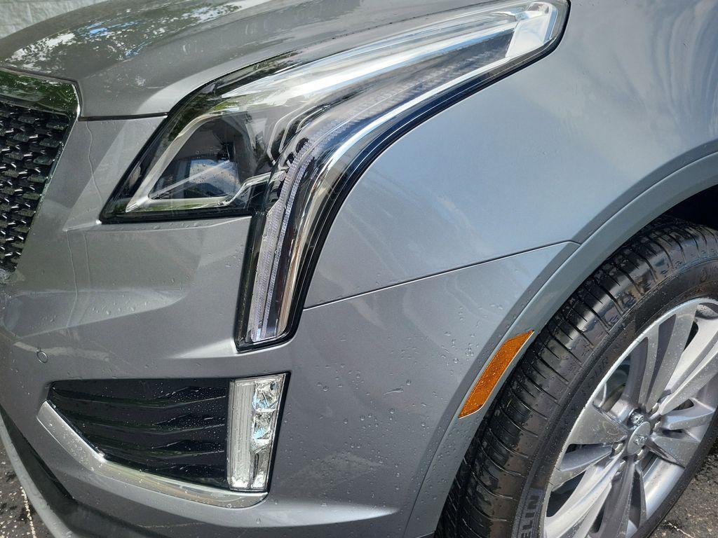 new 2025 Cadillac XT5 car, priced at $50,455