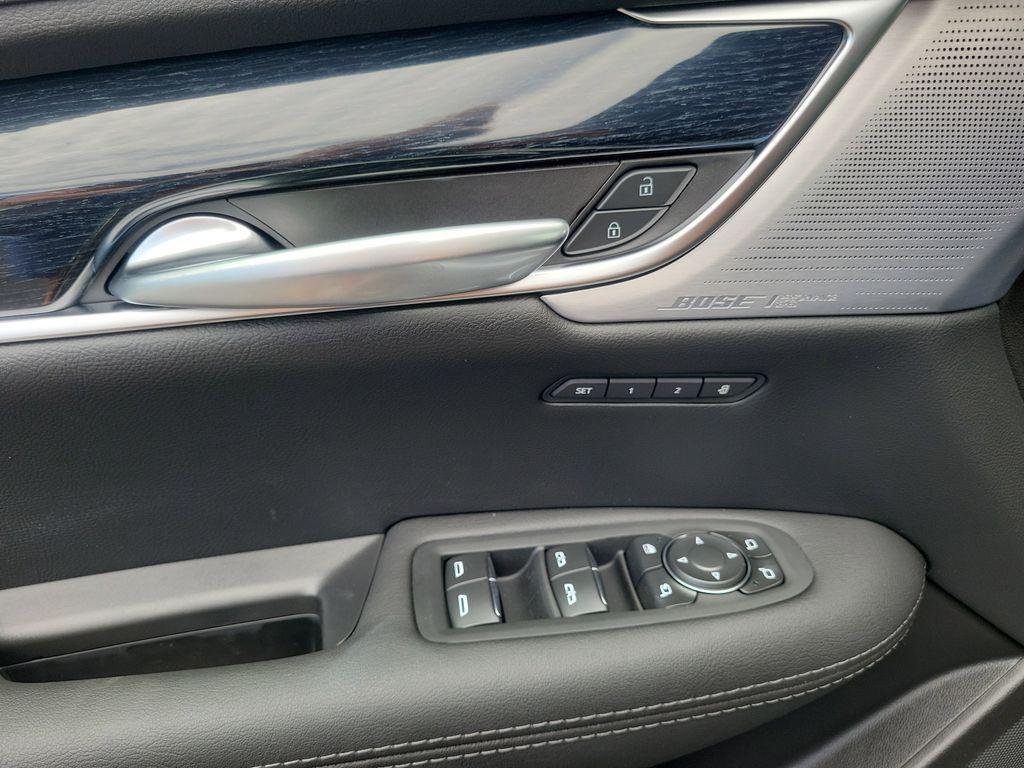 new 2025 Cadillac XT5 car, priced at $50,455