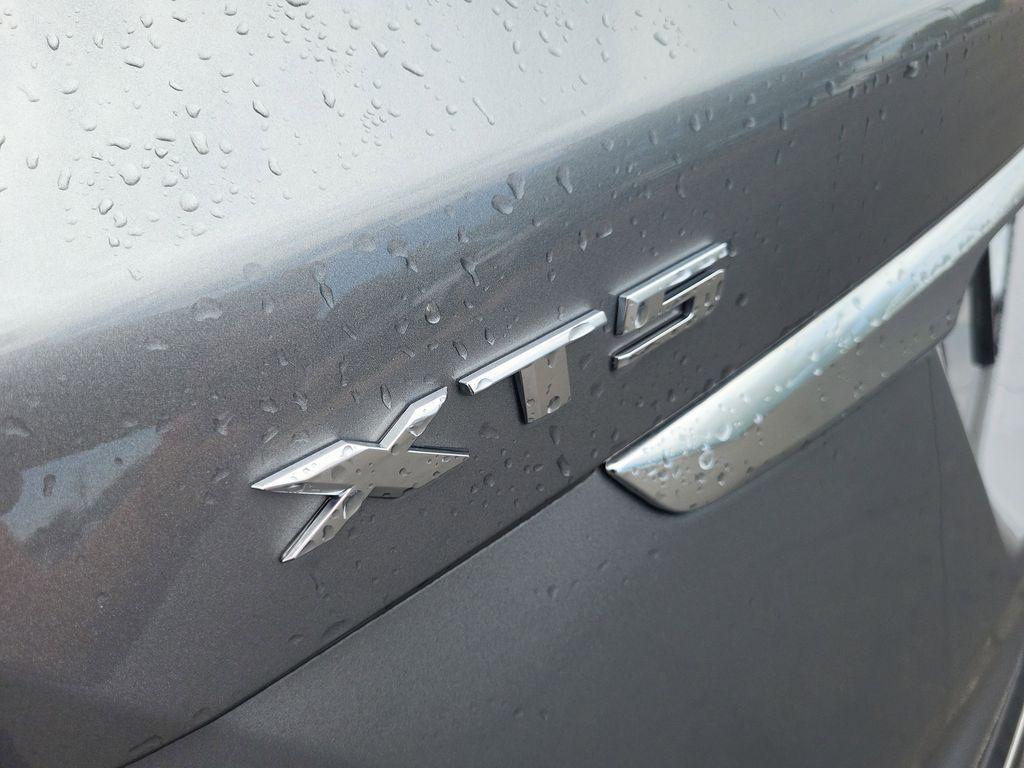 new 2025 Cadillac XT5 car, priced at $50,455