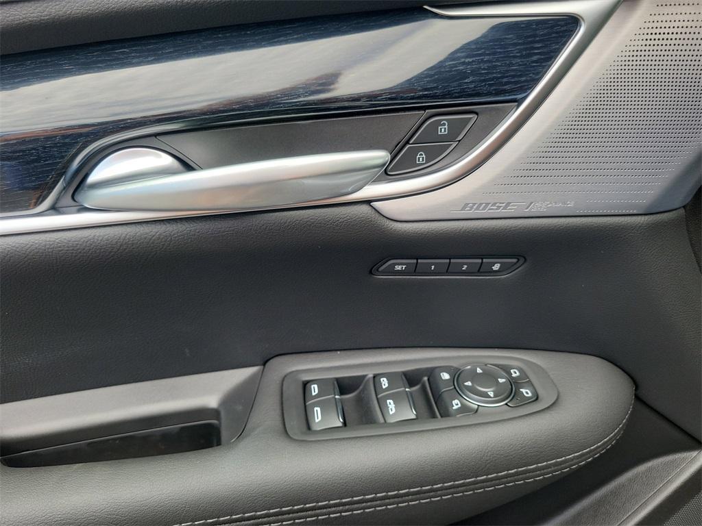 new 2025 Cadillac XT5 car, priced at $50,455