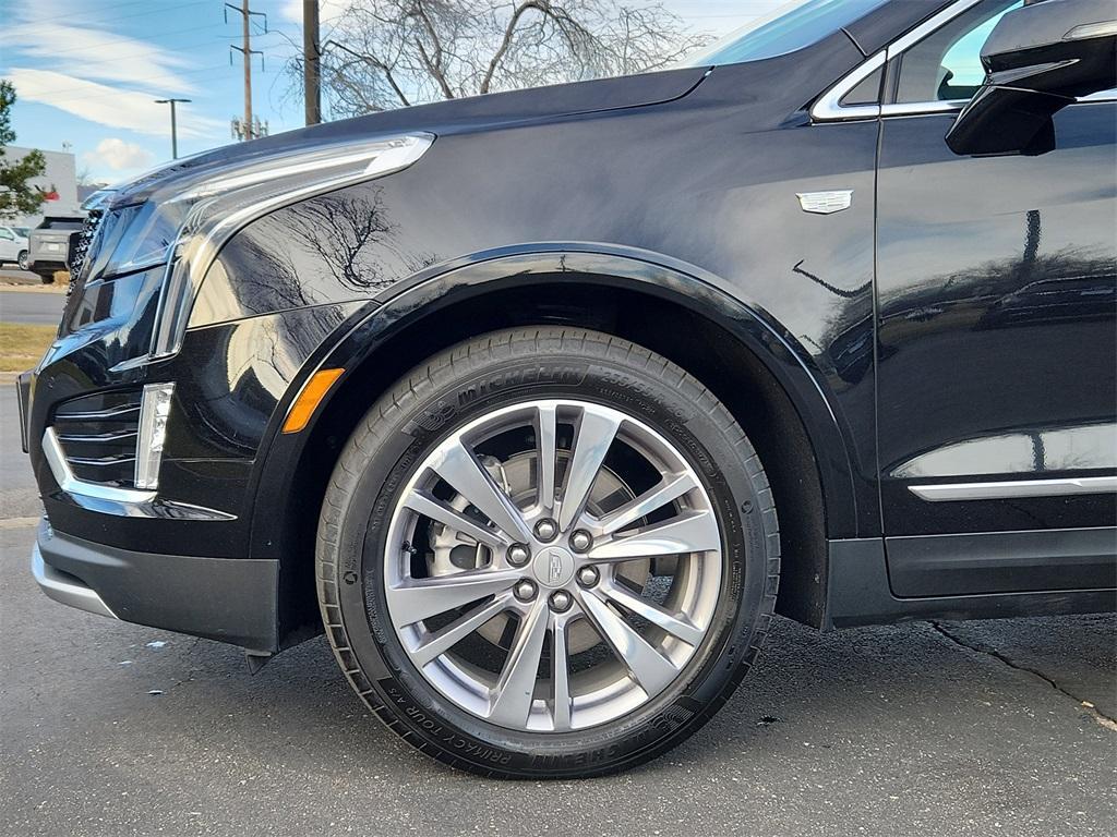 used 2025 Cadillac XT5 car, priced at $42,334