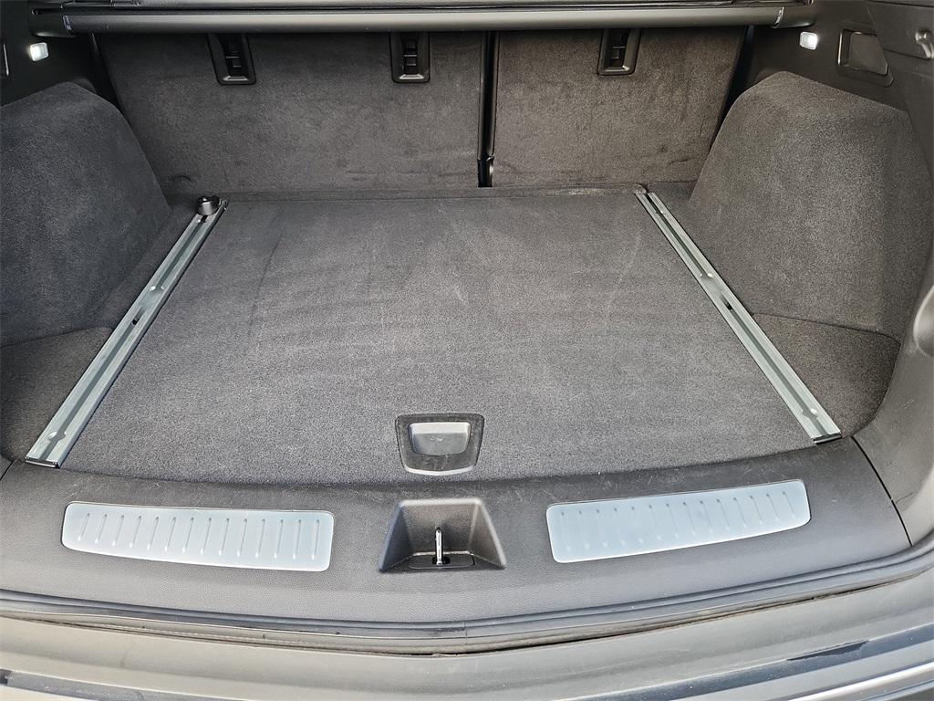 used 2025 Cadillac XT5 car, priced at $42,334