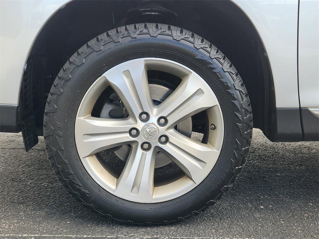 used 2012 Toyota Highlander car, priced at $15,442