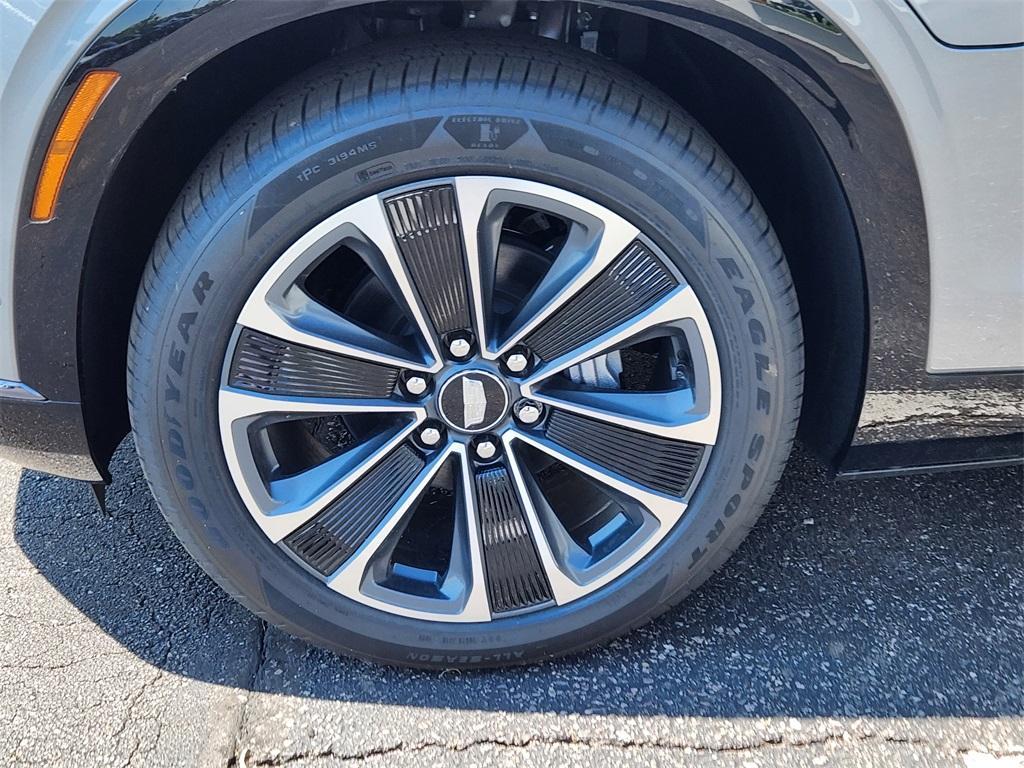 new 2026 Cadillac VISTIQ car, priced at $76,990