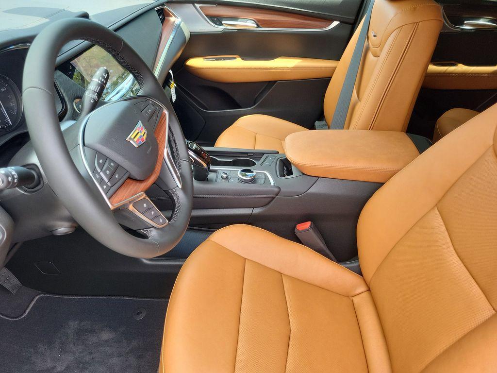 new 2025 Cadillac XT5 car, priced at $57,990