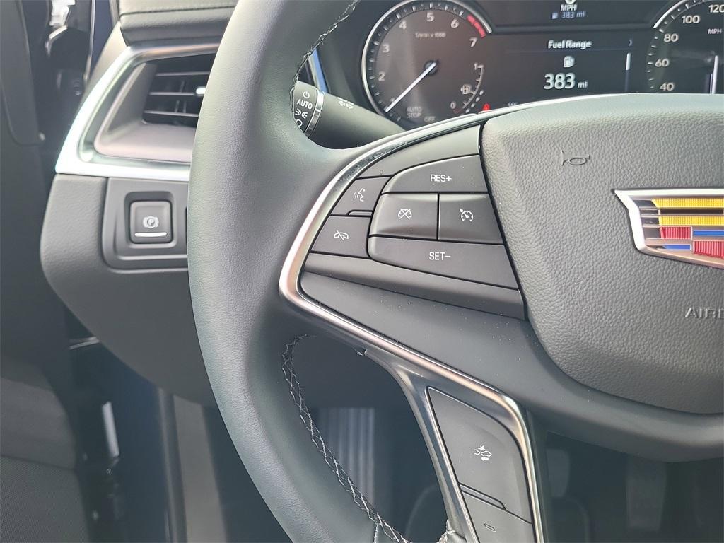 new 2025 Cadillac XT5 car, priced at $40,713