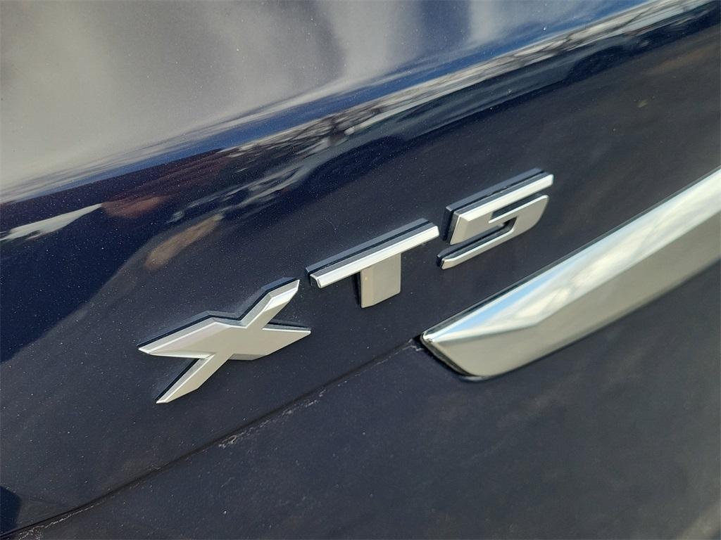 new 2025 Cadillac XT5 car, priced at $40,713